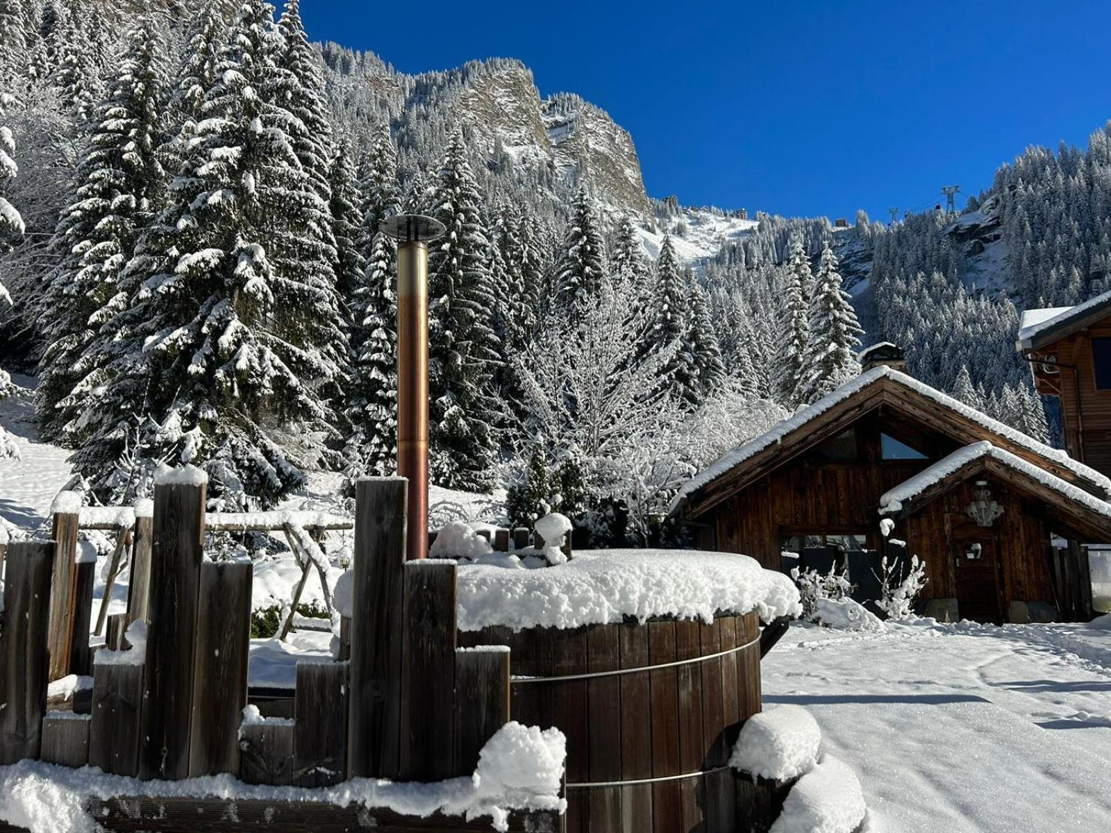 Le A By Neige Et Roc Hotel Morzine Exterior photo